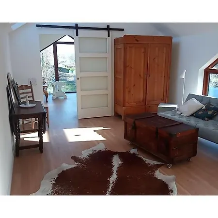 Дом отдыха House On The River