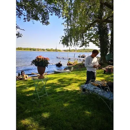 House On The River Дом отдыха